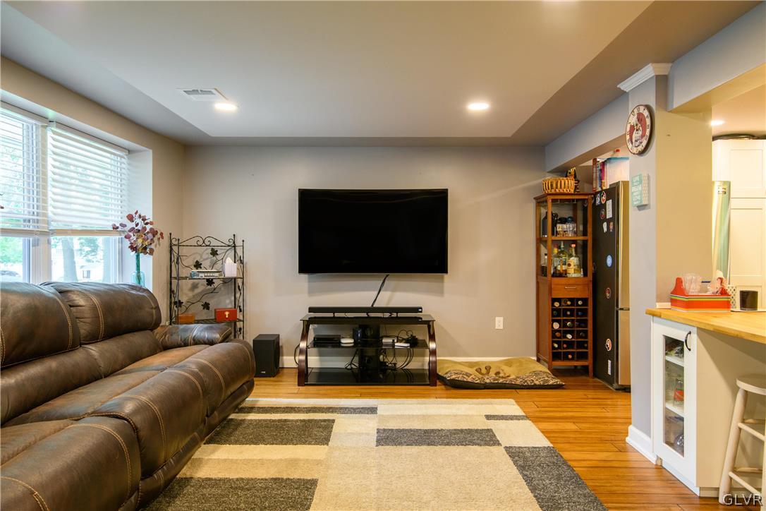 4274 East Texas Road Allentown, PA 18103 - Photo 9 of 22 Gallery Image 9