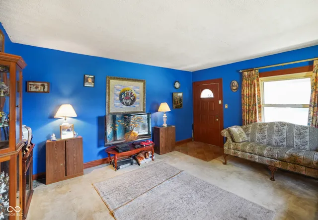 $181,900 | 100 North 6th Avenue, Beech Grove, IN 46107