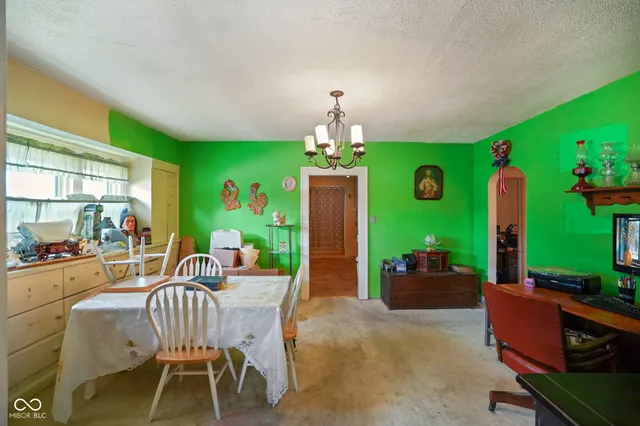 $181,900 | 100 North 6th Avenue, Beech Grove, IN 46107