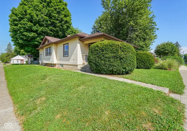 $181,900 | 100 North 6th Avenue, Beech Grove, IN 46107