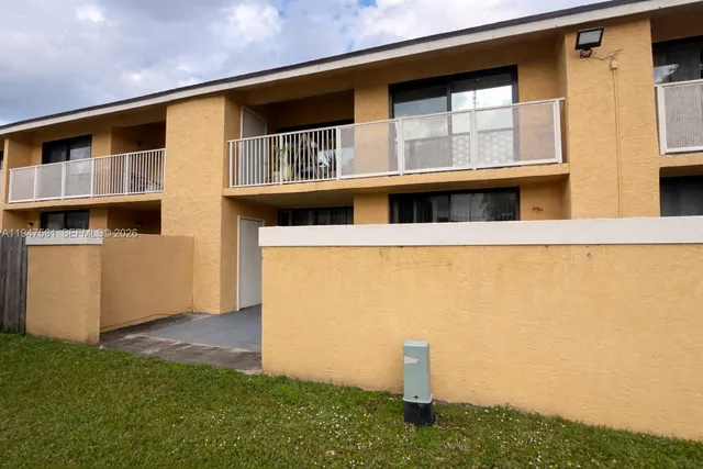 $163,000 | 500 Northwest 214th Street, Unit 103, Miami Gardens, FL 33169