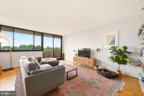 $239,000 | 4201 Cherry Hill Road, Unit 503, Arlington, VA 22207