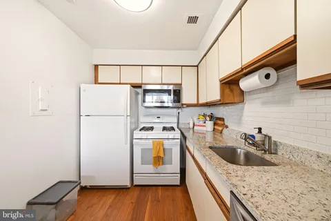 $239,000 | 4201 Cherry Hill Road, Unit 503, Arlington, VA 22207