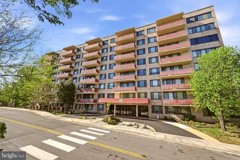 $239,000 | 4201 Cherry Hill Road, Unit 503, Arlington, VA 22207