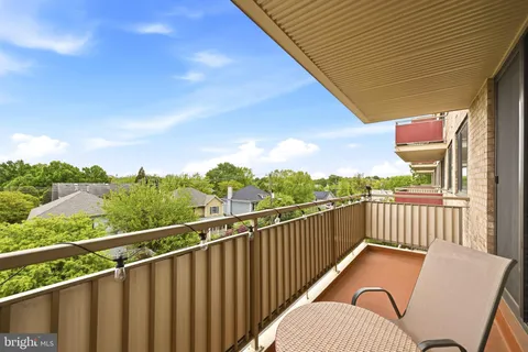 $239,000 | 4201 Cherry Hill Road, Unit 503, Arlington, VA 22207