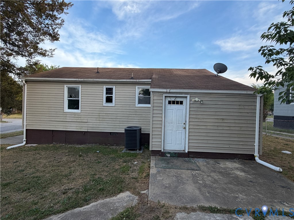 2401 Raleigh Street Hopewell, VA 23860 - Photo 10 of 10 a front view of a house with garden