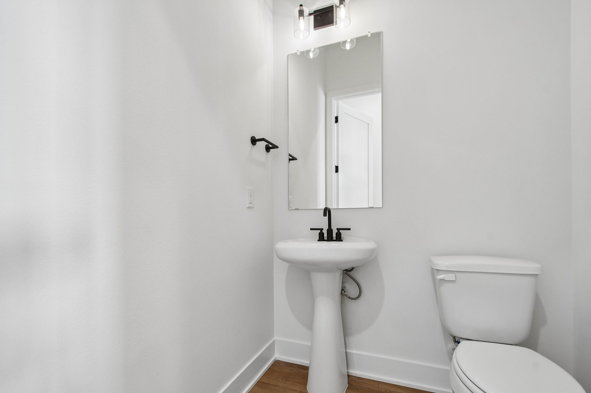 1410 Rambling Rose Road Austin, TX 78745 - Photo 14 of 39 Gallery Image 14