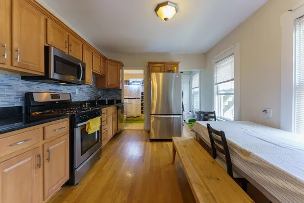 $2,950 | 94 Cushing Street, Unit 4, Waltham, MA 02453