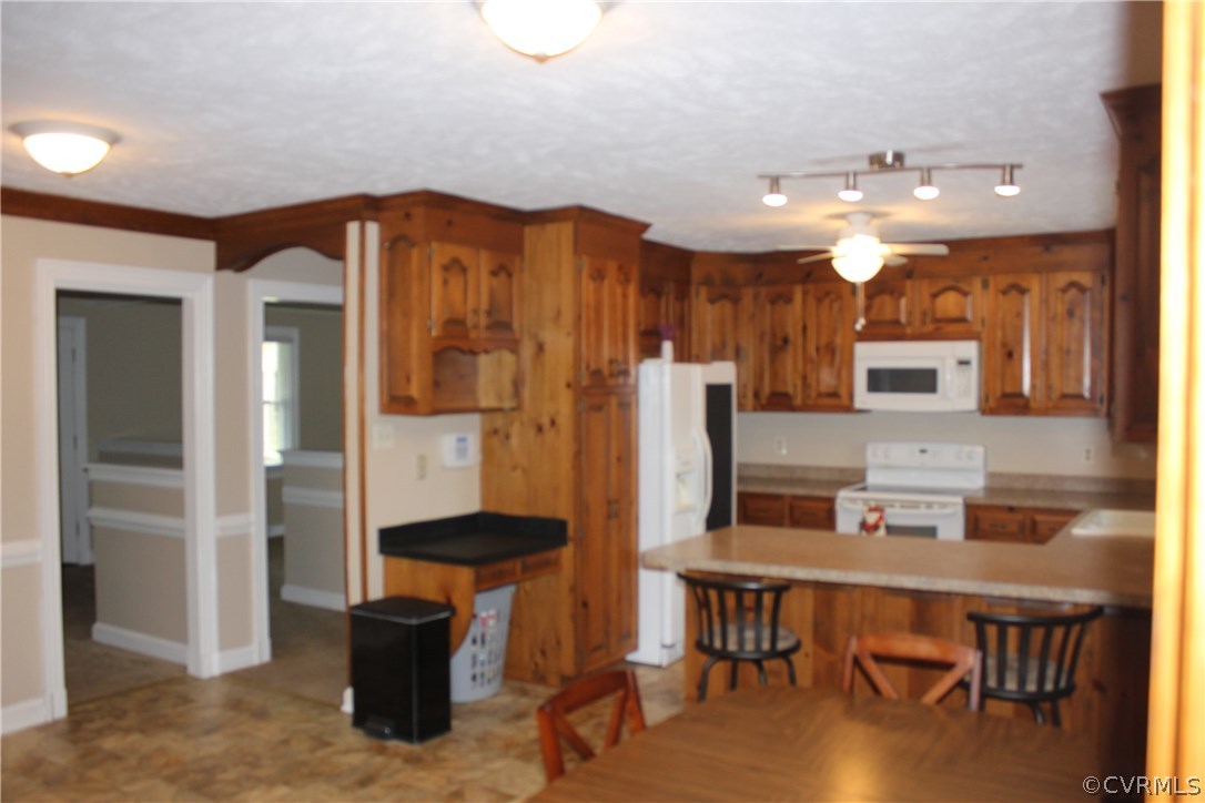 9321 Goodman Road Quinton, VA 23141 - Photo 14 of 44 KITCHEN