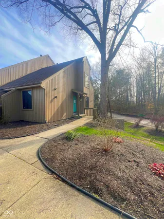 $242,000 | 98 Lookout Ridge Drive, Columbus, IN 47201