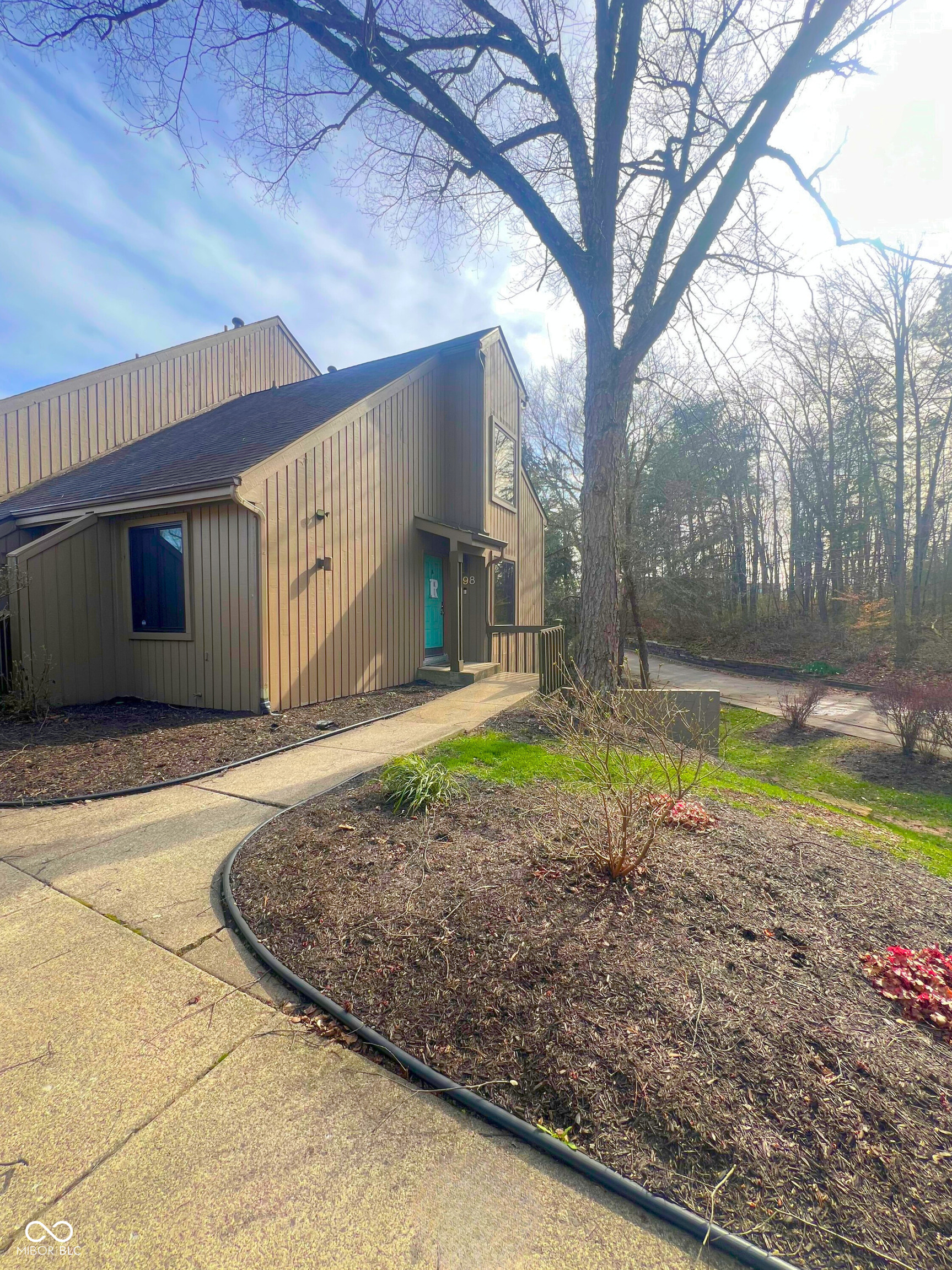 98 Lookout Ridge Drive Columbus, IN 47201 - Photo 1 of 18