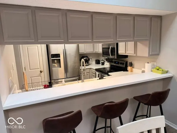 $242,000 | 98 Lookout Ridge Drive, Columbus, IN 47201