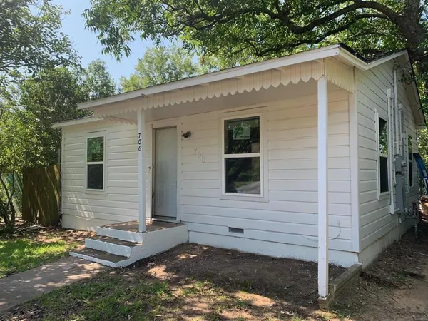 $1,299 | 706 East Acheson Road, Denison, TX 75021