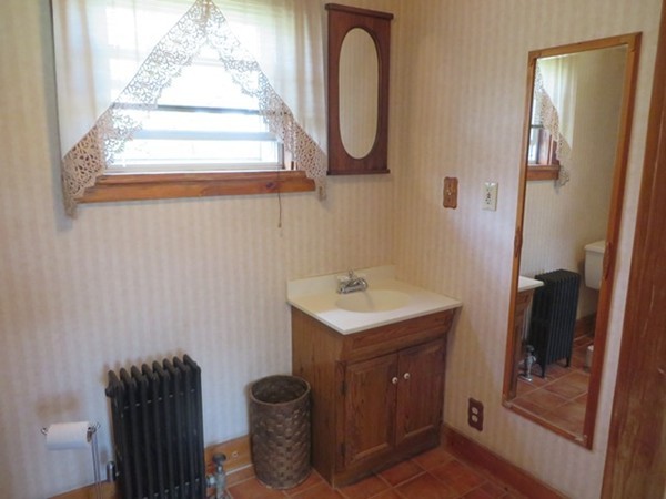 136 Shelburne Road Greenfield, MA 01301 - Photo 11 of 30 Gallery Image 11