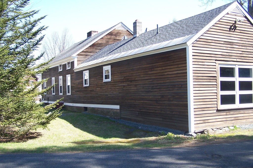 136 Shelburne Road Greenfield, MA 01301 - Photo 3 of 30 Gallery Image 3