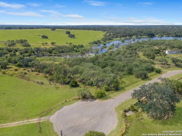 $186,500 | 200 Lolita Drive, Lytle, TX 78052