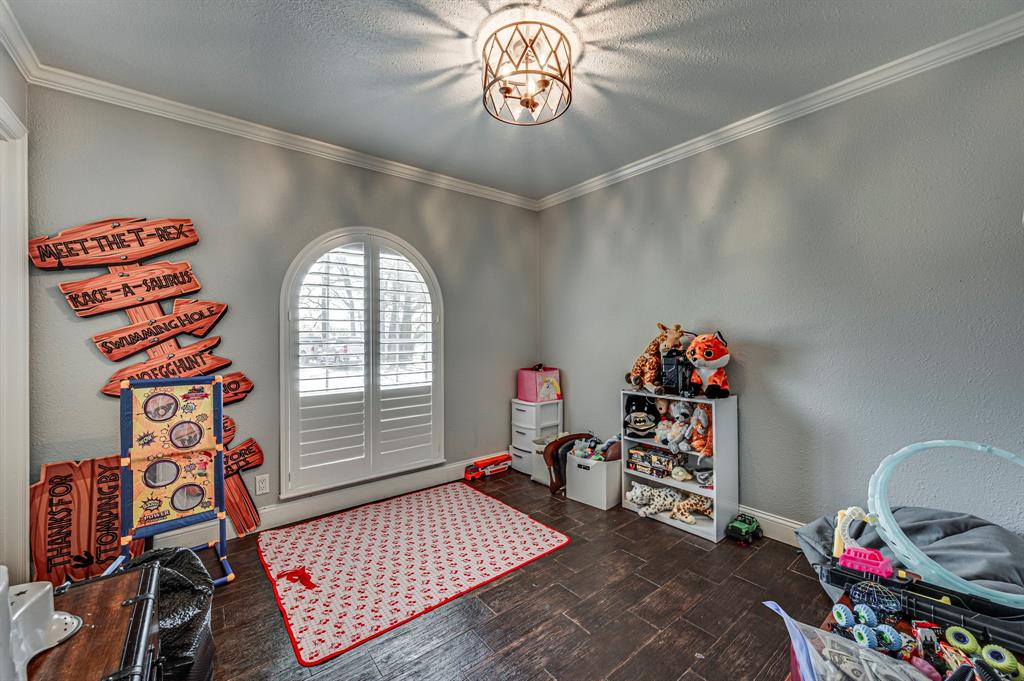 2263 Old Dicey Road Weatherford, TX 76085 - Photo 19 of 40 a view of livingroom with toys