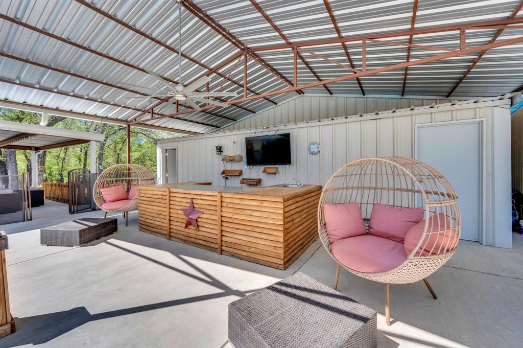 2263 Old Dicey Road Weatherford, TX 76085 - Photo 23 of 40 a room with furniture