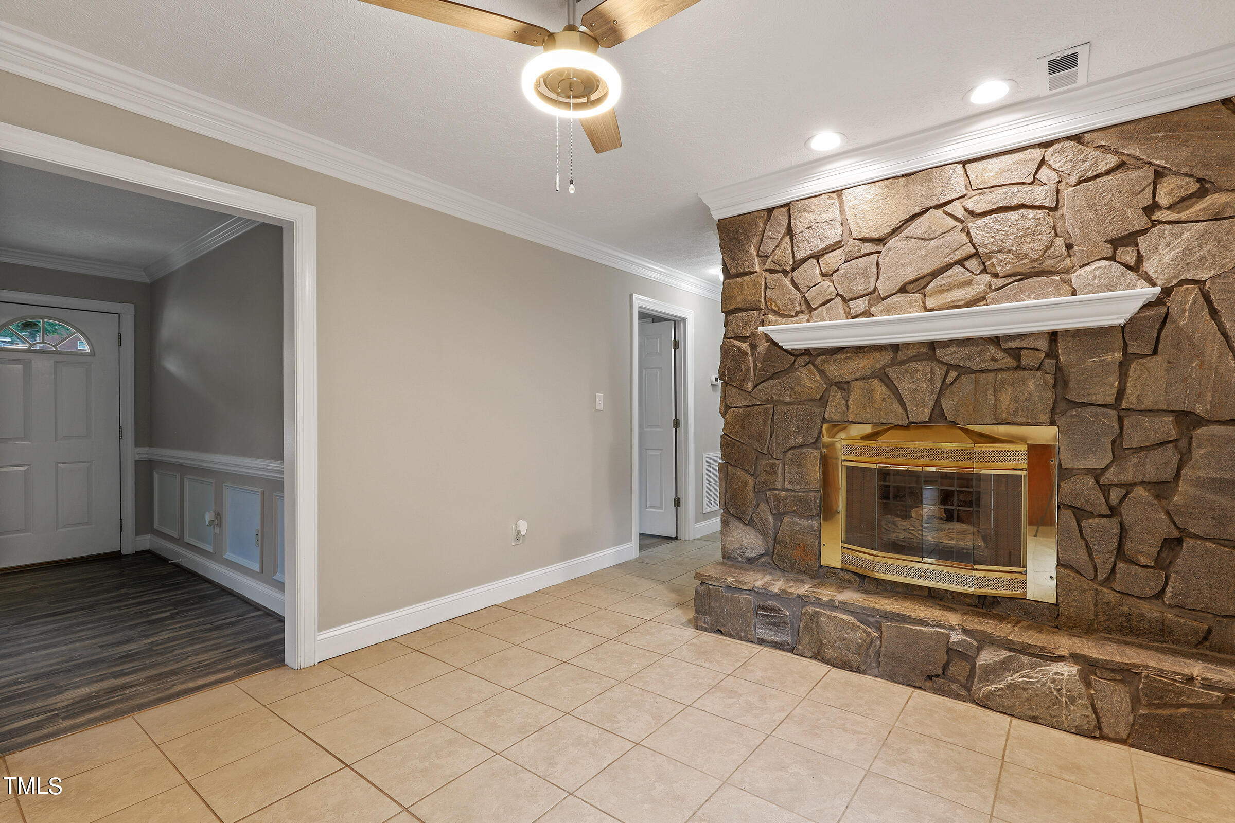 1204 Dover Street Roxboro, NC 27573 - Photo 6 of 30 DR FP LR