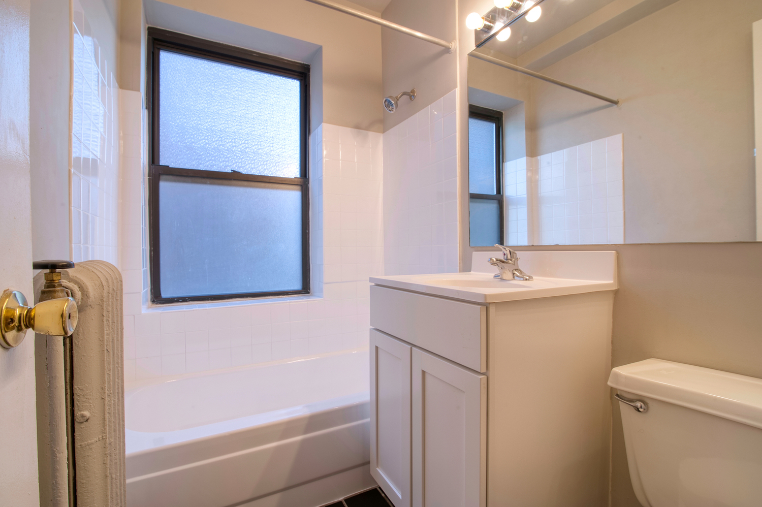 Undisclosed Address Chicago, IL 60613 - Photo 5 of 6