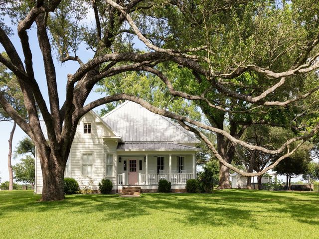 $29,000,000 | 2228 Center Hill Road, Bellville, TX 77418