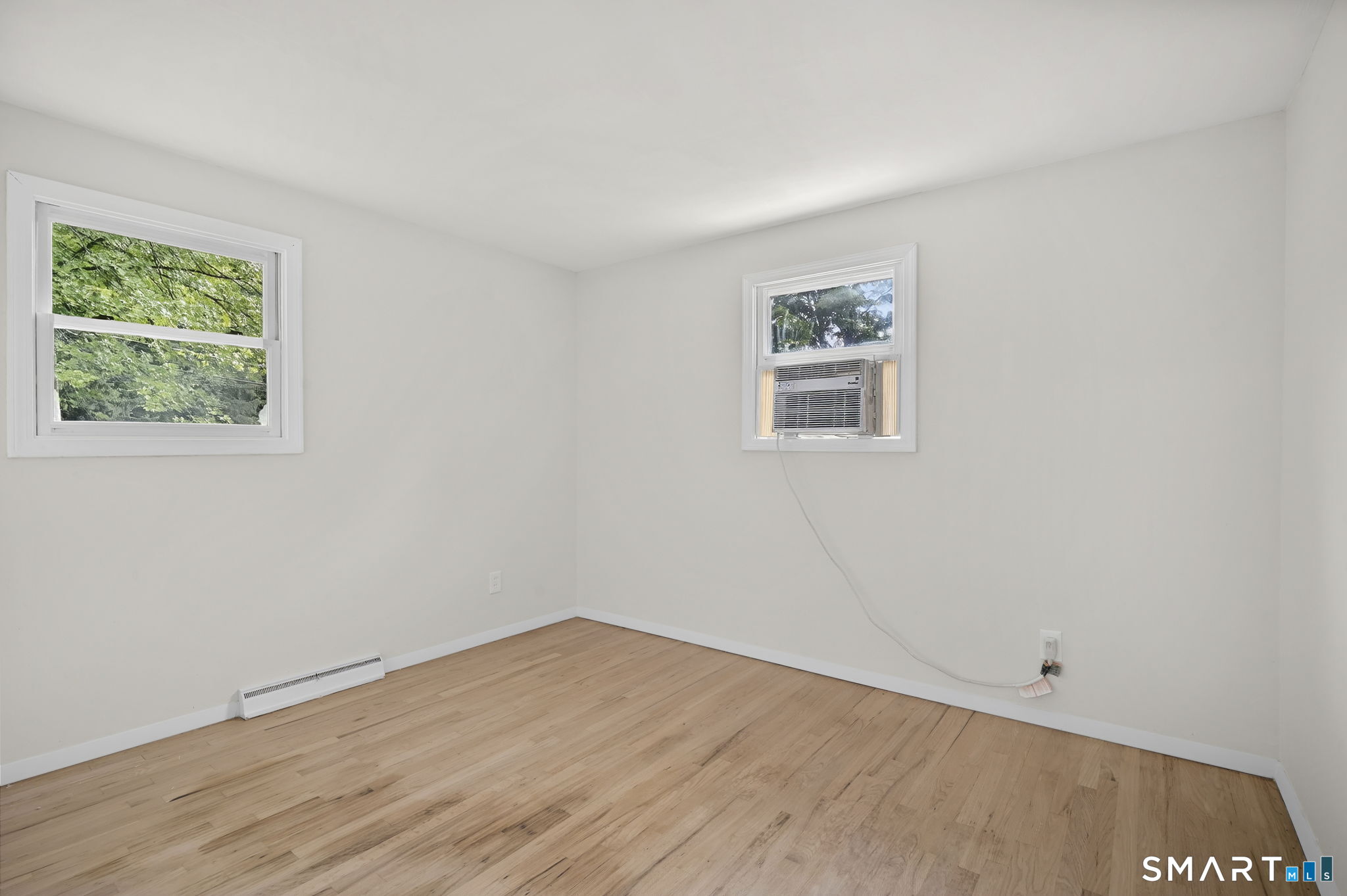 31 Meadowlark Road Enfield, CT 06082 - Photo 16 of 25 Third bedroom