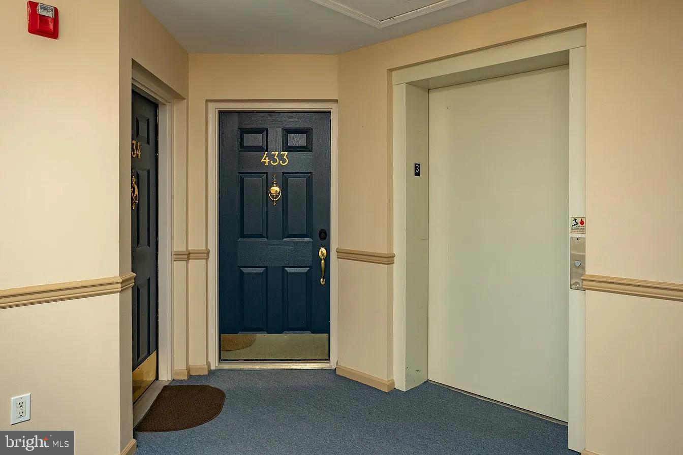 433 Mowat Circle Hamilton, NJ 08690 - Photo 3 of 36 Inviting entrance to modern living.