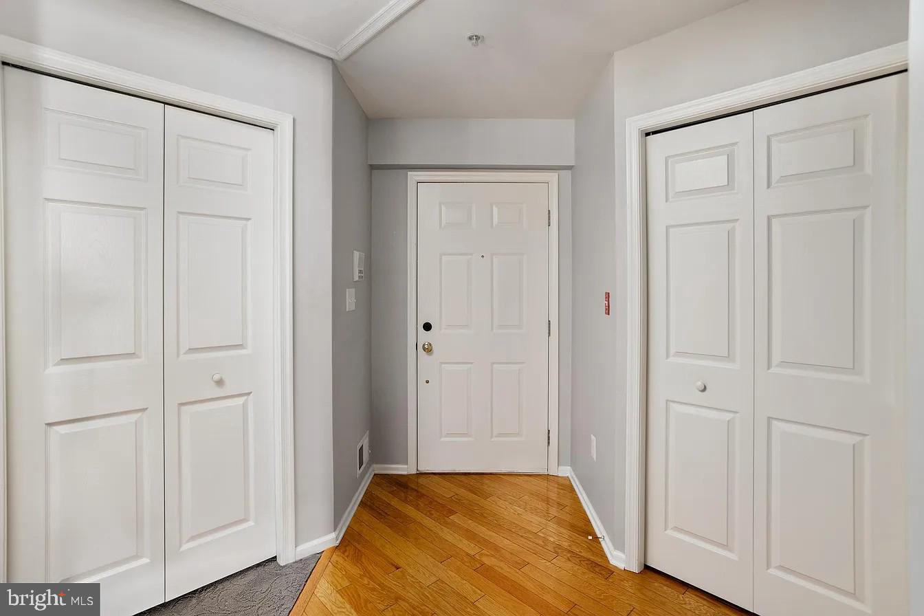 433 Mowat Circle Hamilton, NJ 08690 - Photo 4 of 36 Inviting entryway with stylish doors.