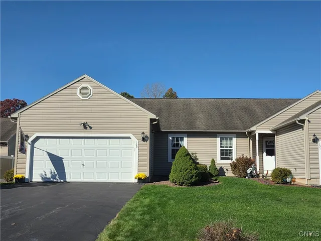 $280,000 | 129 Slindes Wood Circle, Cicero, NY 13212