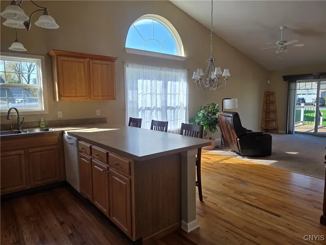 $280,000 | 129 Slindes Wood Circle, Cicero, NY 13212