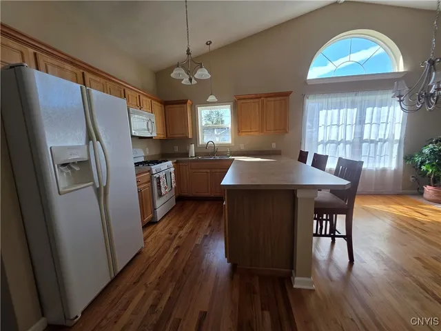 $280,000 | 129 Slindes Wood Circle, Cicero, NY 13212