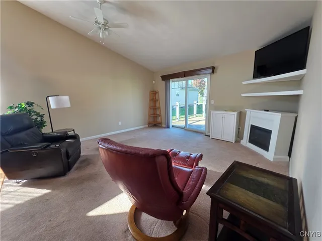 $280,000 | 129 Slindes Wood Circle, Cicero, NY 13212