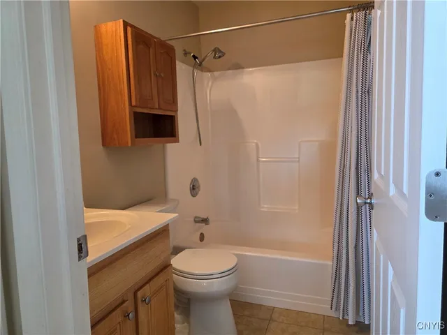 $280,000 | 129 Slindes Wood Circle, Cicero, NY 13212