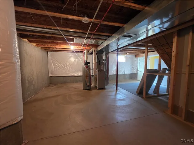 $280,000 | 129 Slindes Wood Circle, Cicero, NY 13212