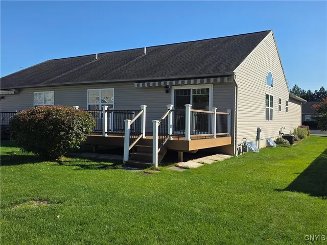 $280,000 | 129 Slindes Wood Circle, Cicero, NY 13212