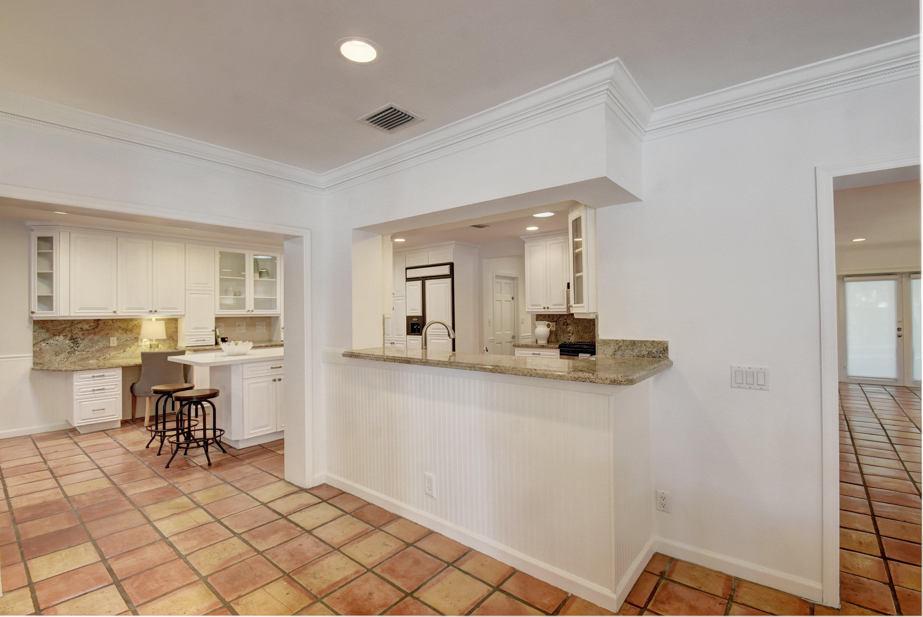 910 Southwest 21st Lane Boca Raton, FL 33486 - Photo 17 of 70 Gorgeous Granite Countertops