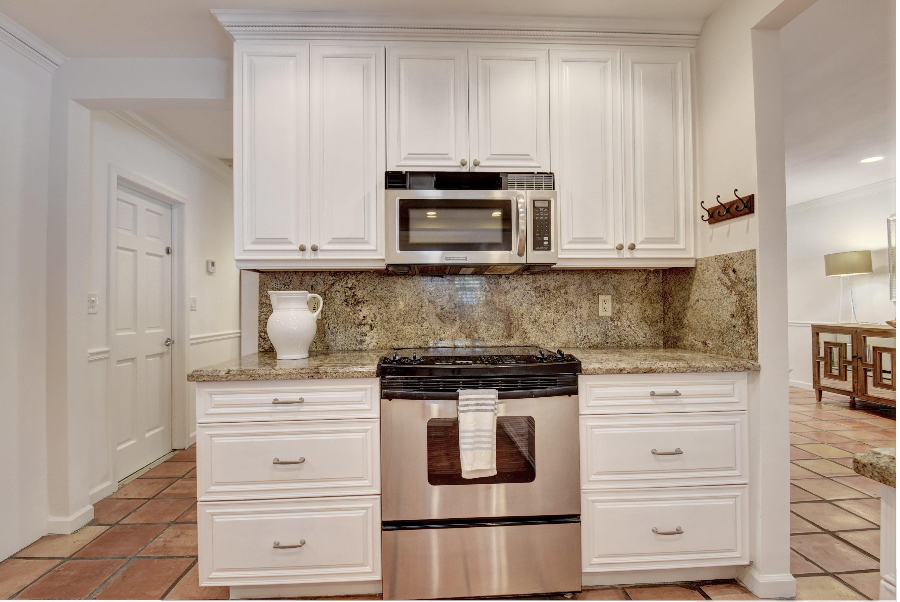 910 Southwest 21st Lane Boca Raton, FL 33486 - Photo 21 of 70 Enjoy the Kitchen