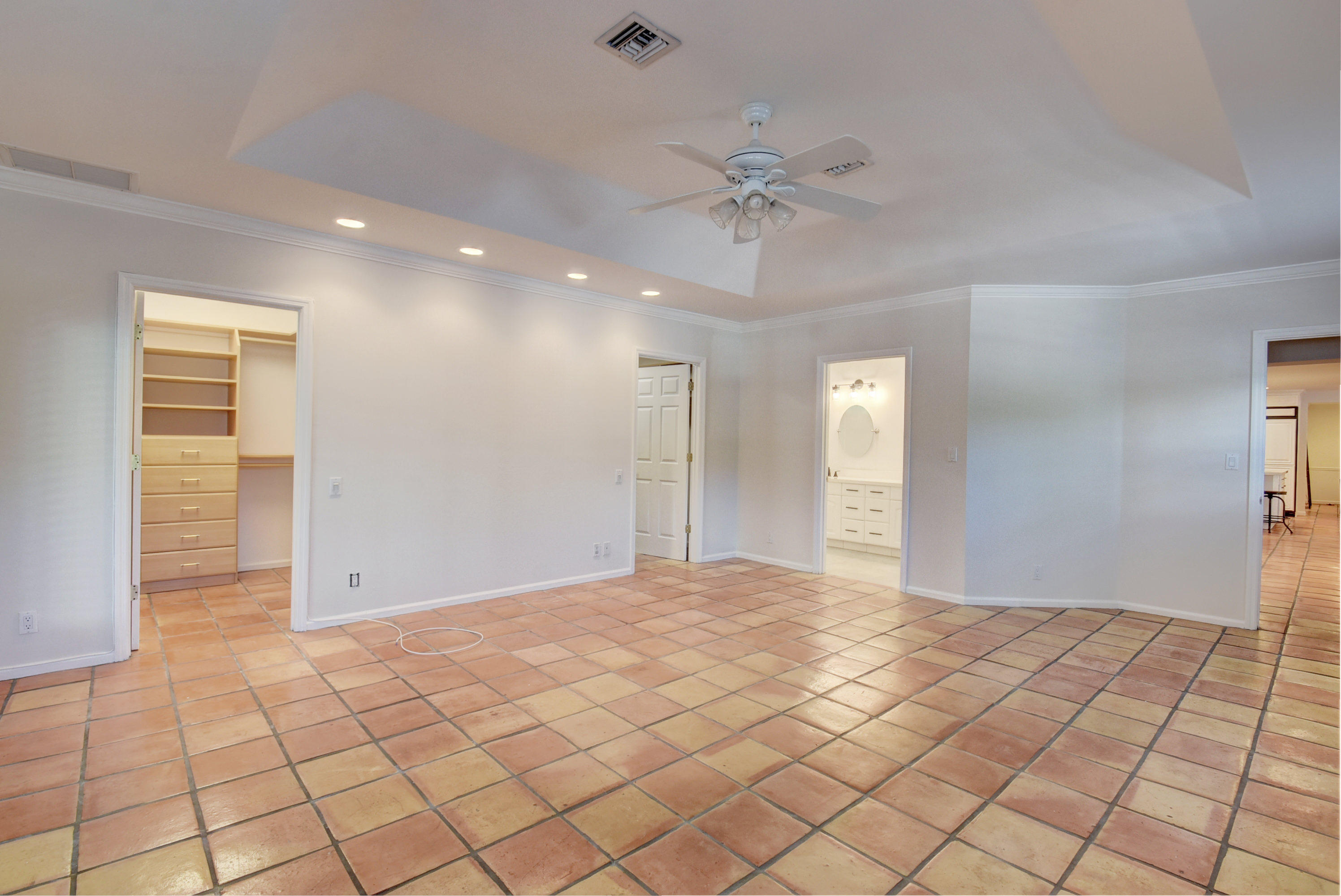 910 Southwest 21st Lane Boca Raton, FL 33486 - Photo 27 of 70 Tray Ceiling
