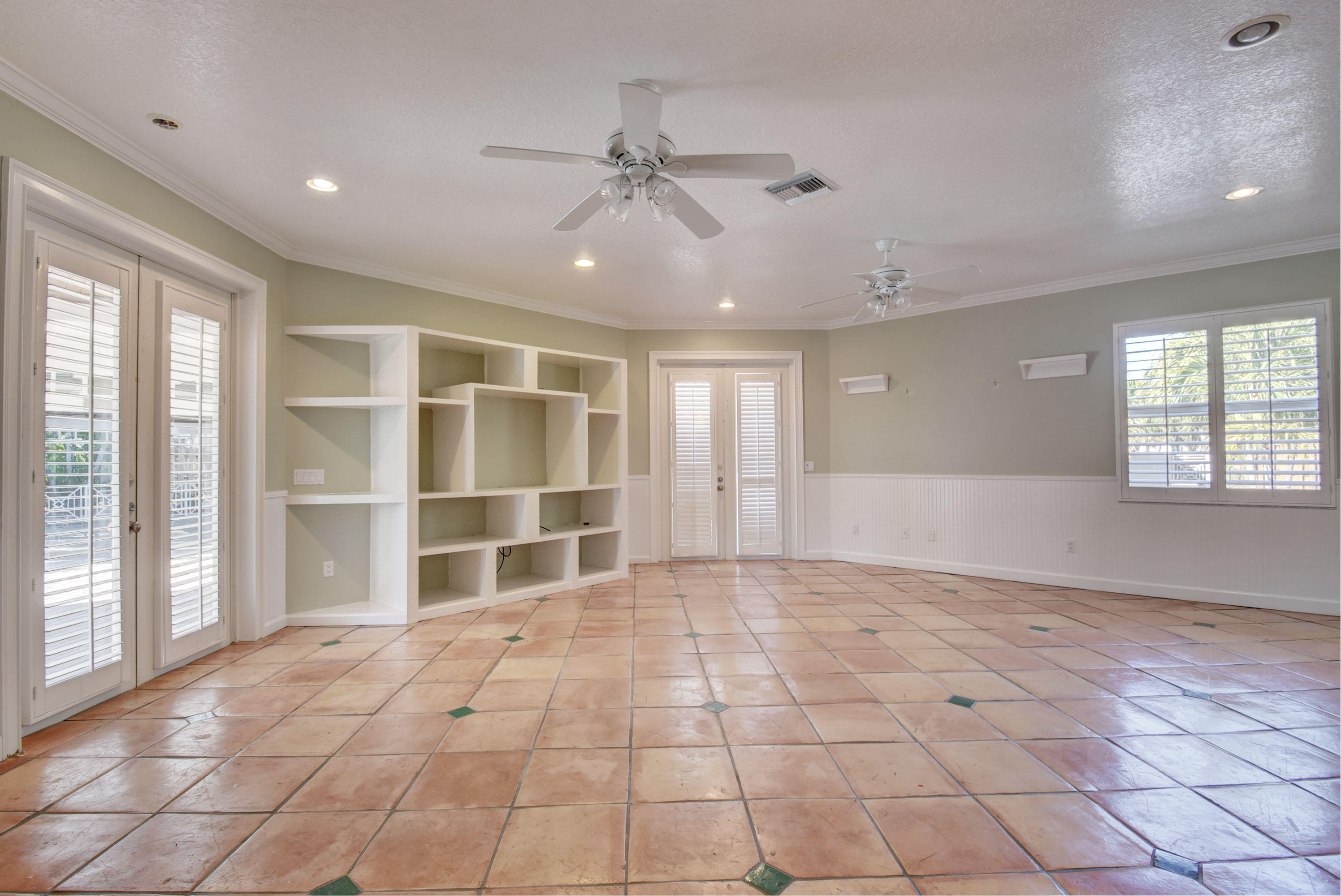 910 Southwest 21st Lane Boca Raton, FL 33486 - Photo 39 of 70 Lots of Room in the Guesthouse