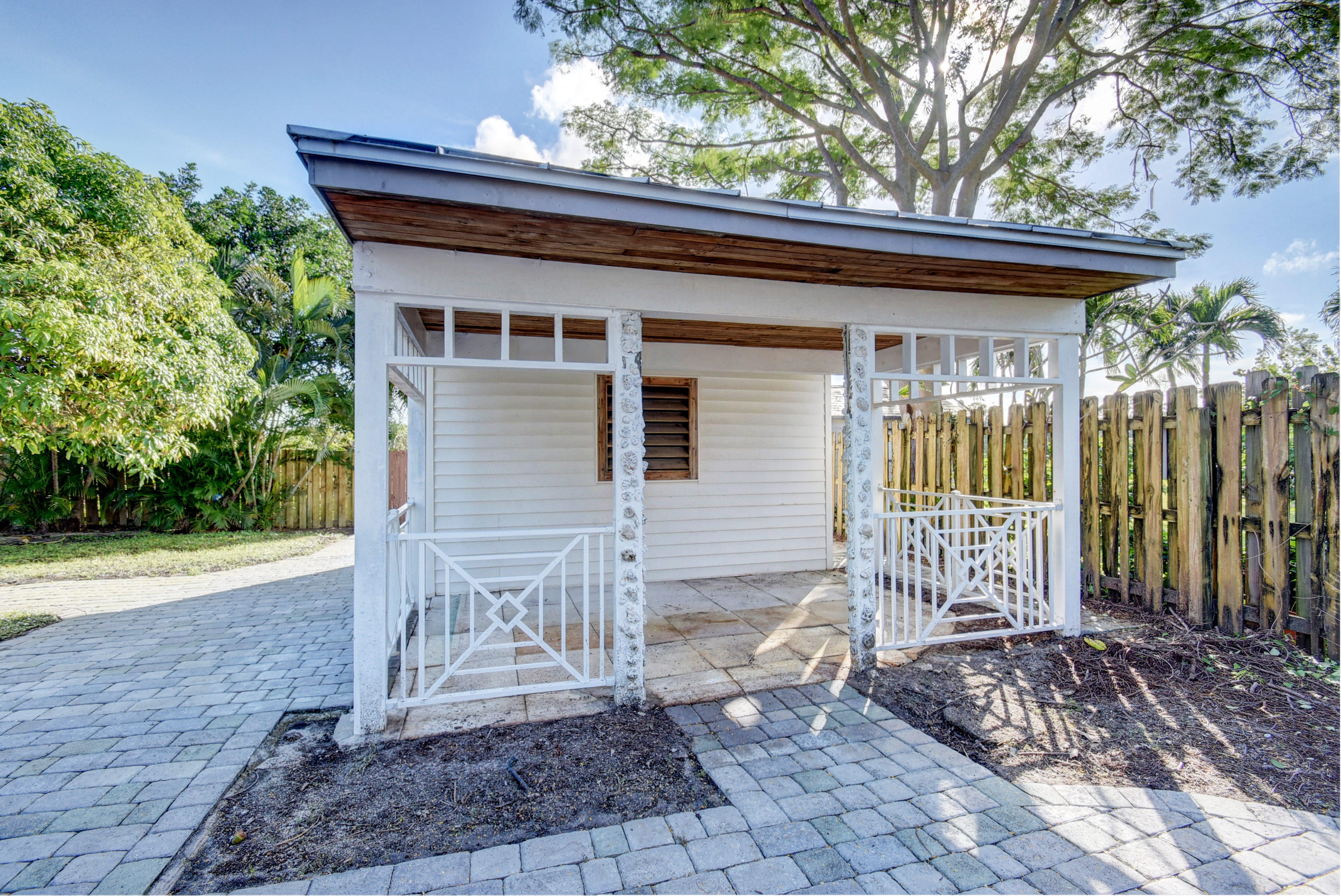 910 Southwest 21st Lane Boca Raton, FL 33486 - Photo 51 of 70 Many Places to Relax