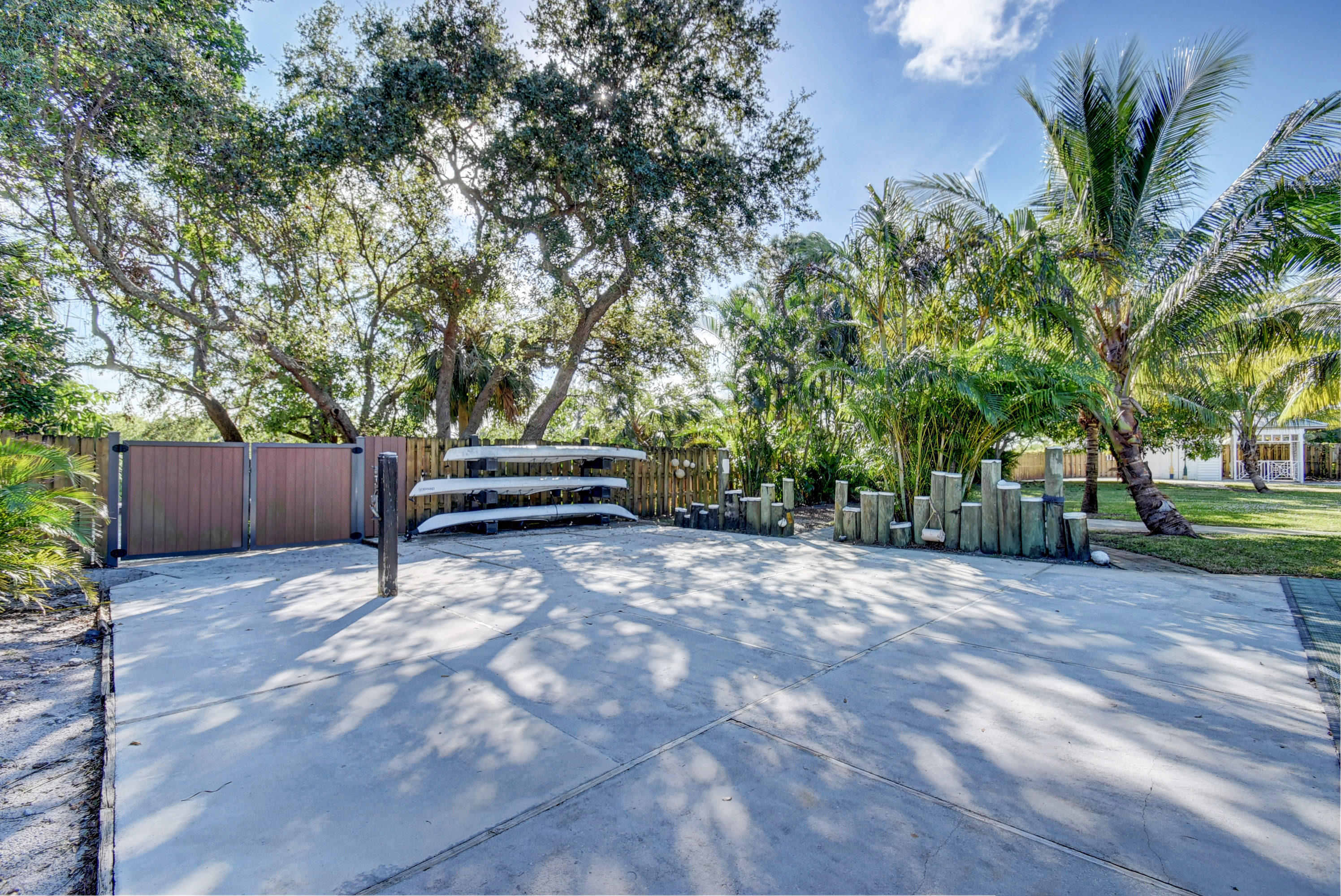 910 Southwest 21st Lane Boca Raton, FL 33486 - Photo 54 of 70 Lots of Space