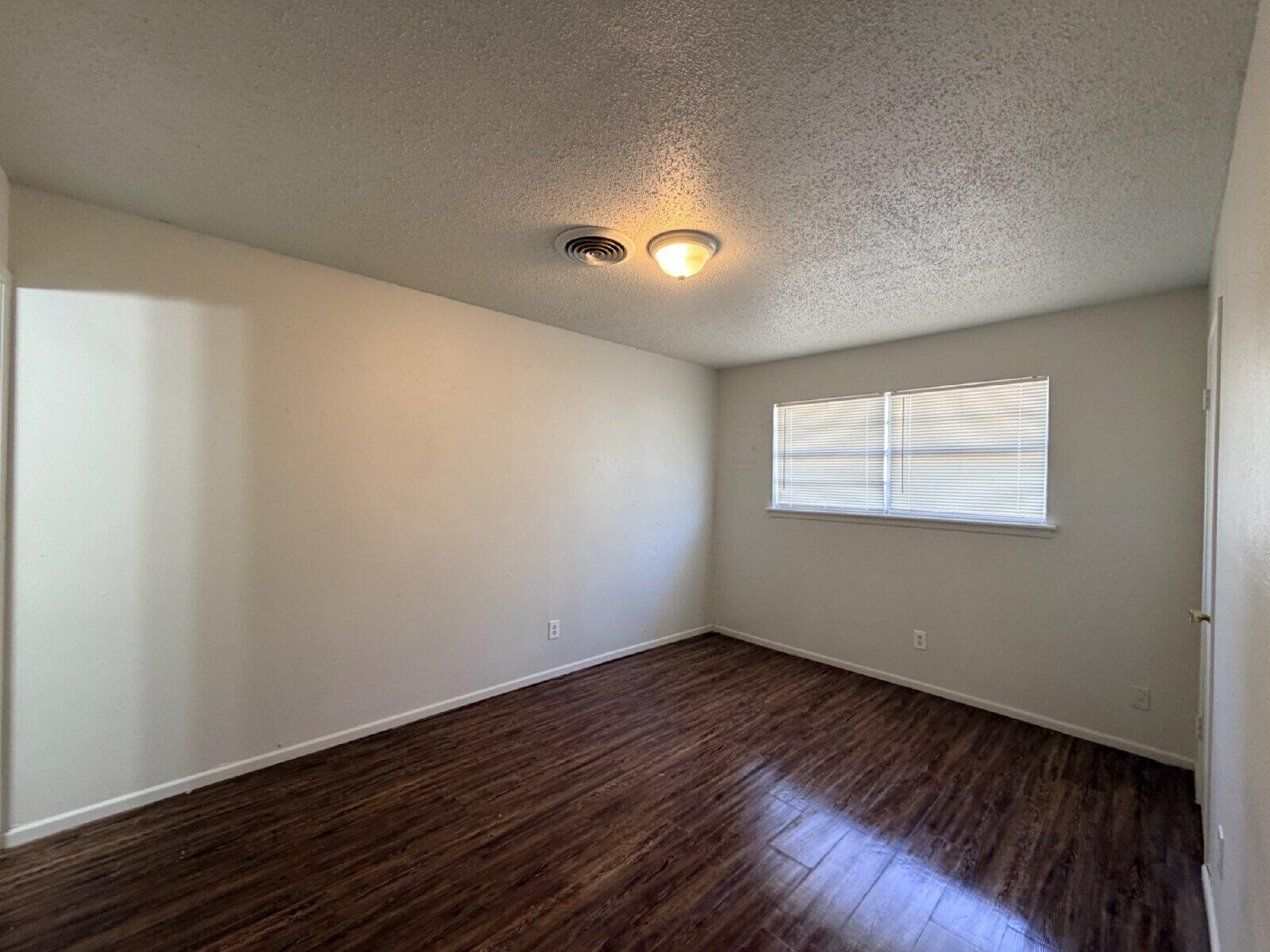 5508 13th Street, Unit B Lubbock, TX 79416 - Photo 19 of 26 large - 2026-02-06T160302.923