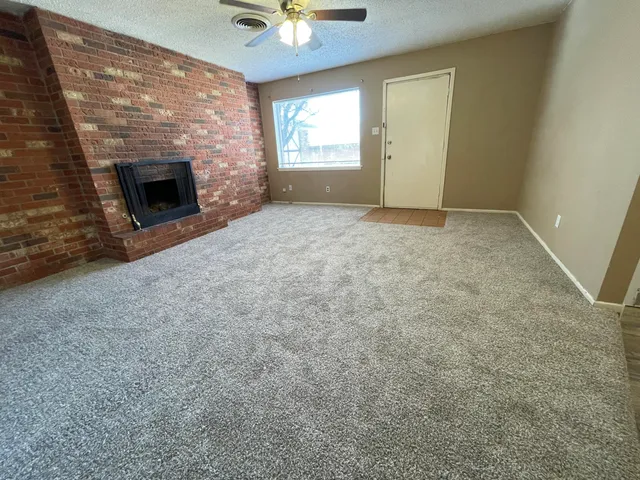 $950 | 5508 13th Street, Unit B, Lubbock, TX 79416