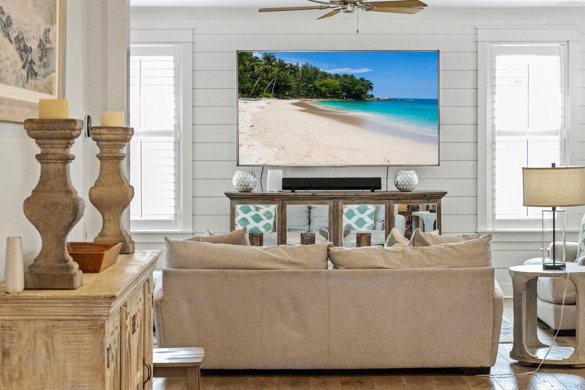 46 Lake Street Miramar Beach, FL 32550 - Photo 10 of 56 a living room with furniture and lamp