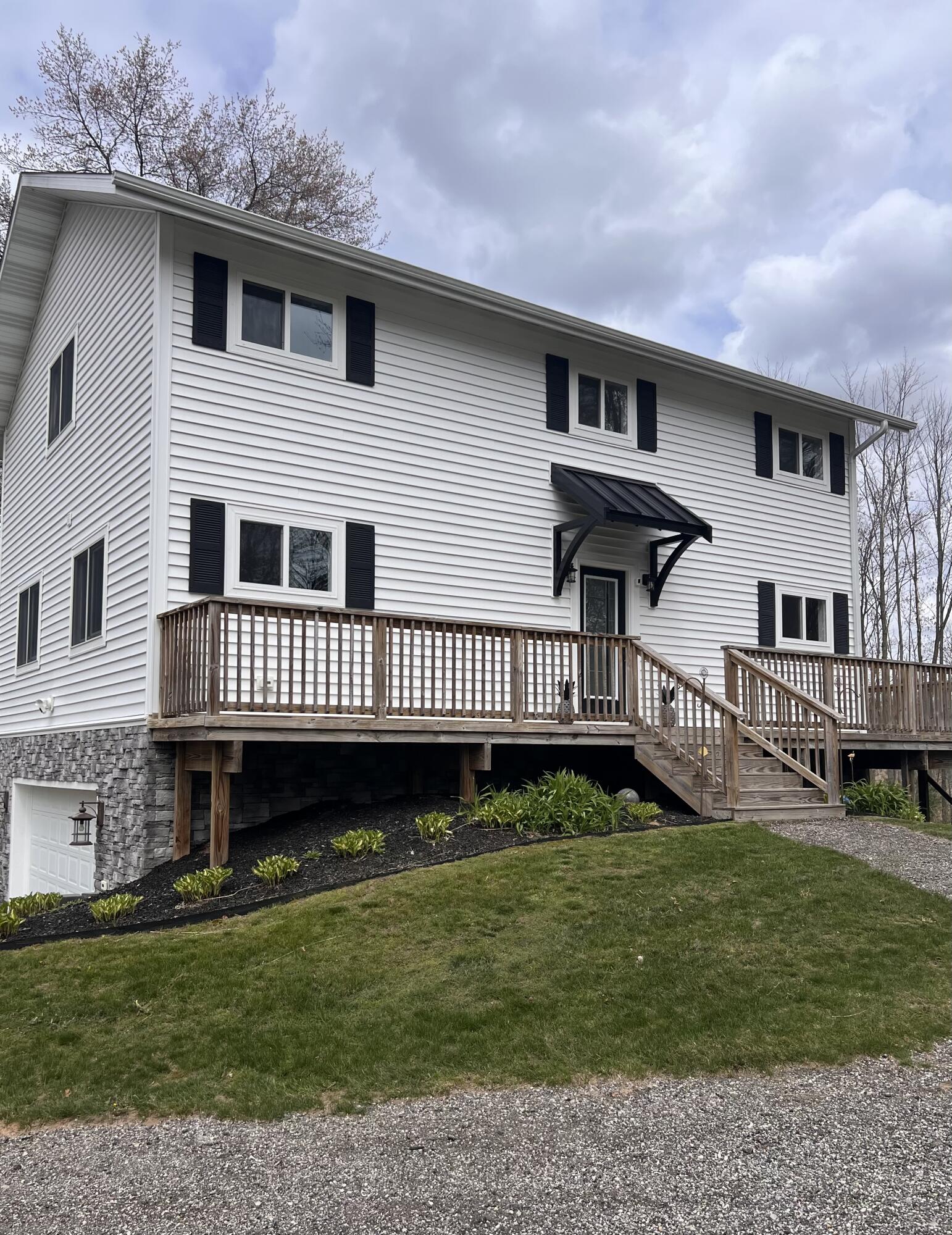 3776 North Sturgeon Road Midland, MI 48642 - Photo 2 of 41 IMG_3924