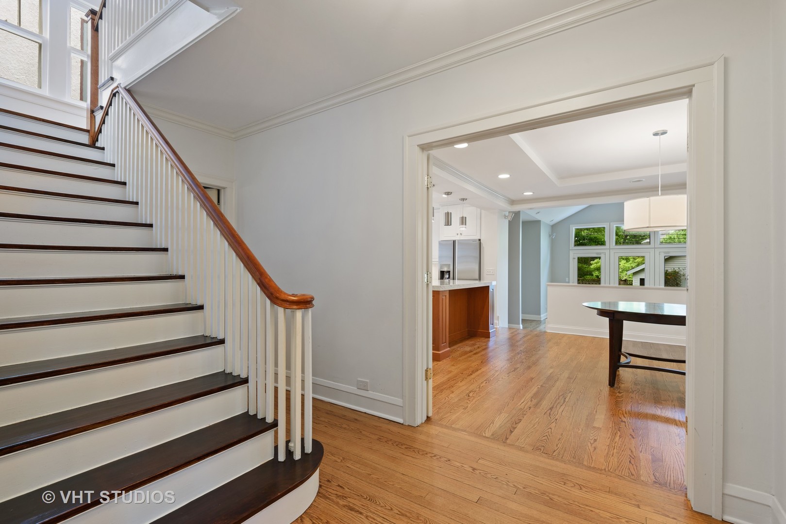 618 Central Avenue Wilmette, IL 60091 - Photo 3 of 29