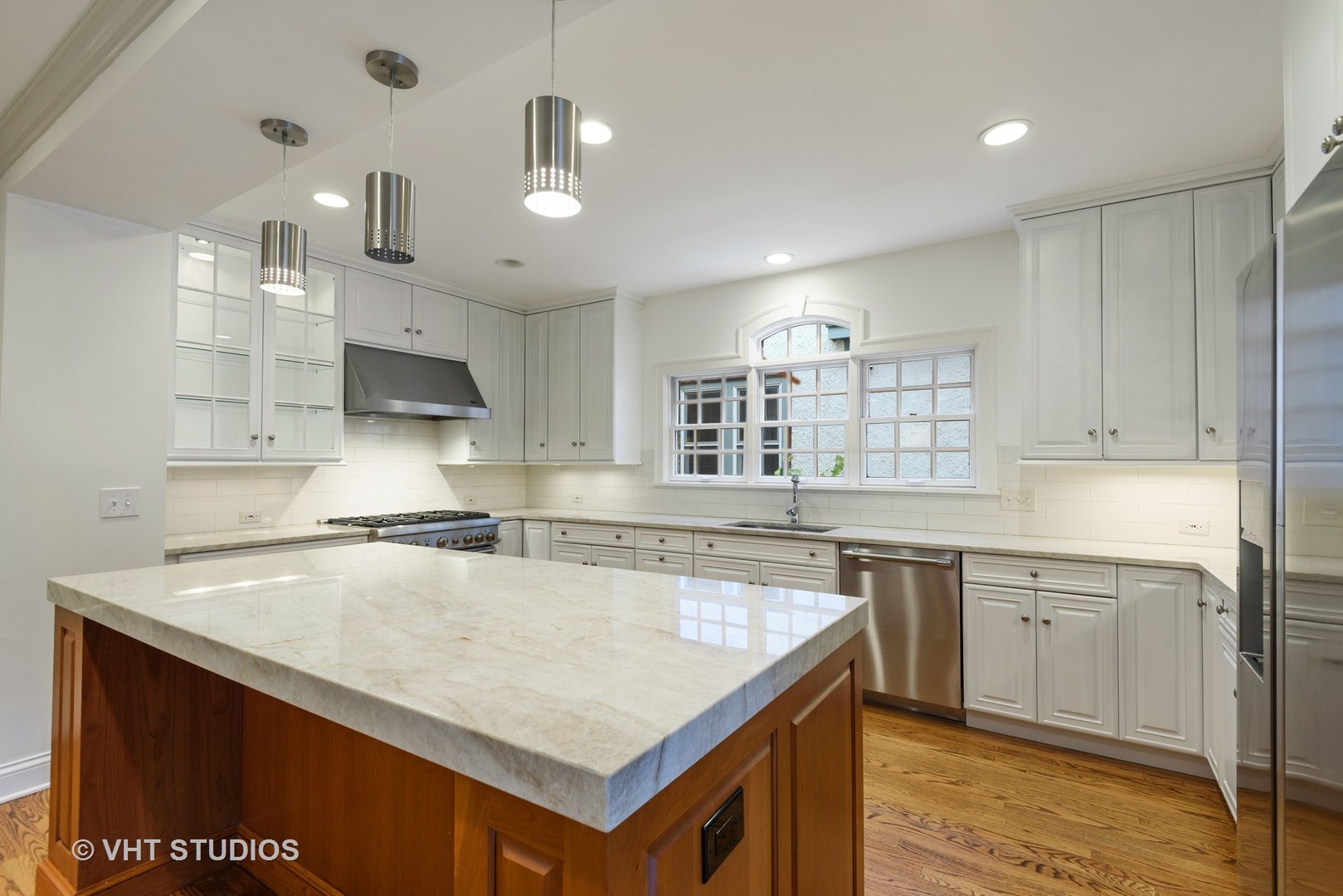 618 Central Avenue Wilmette, IL 60091 - Photo 9 of 29