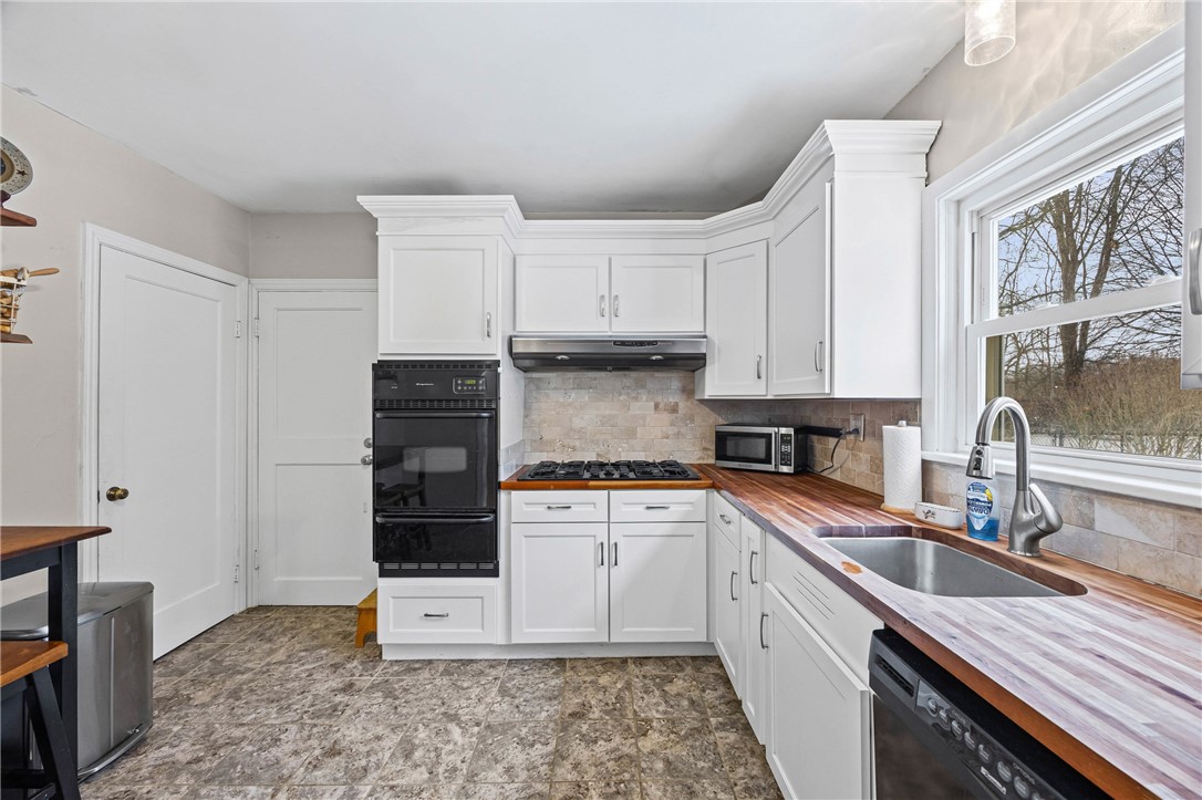 171 Tryon Park Rochester, NY 14609 - Photo 5 of 36