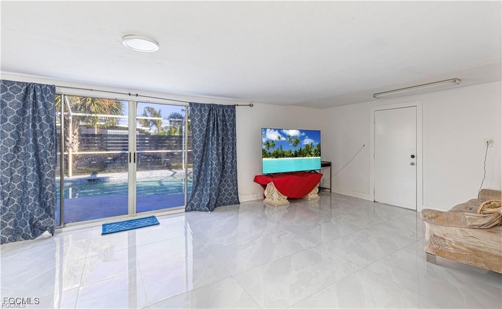 1637 Winkler Avenue Fort Myers, FL 33901 - Photo 8 of 21