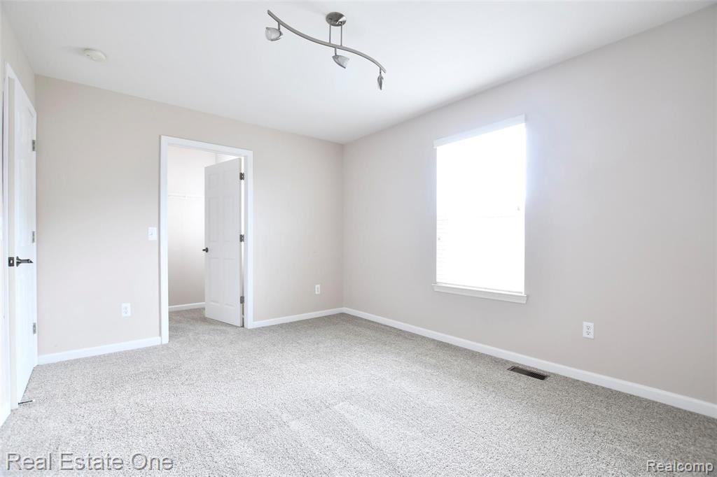 3202 Everett Drive Rochester Hills, MI 48307 - Photo 15 of 28